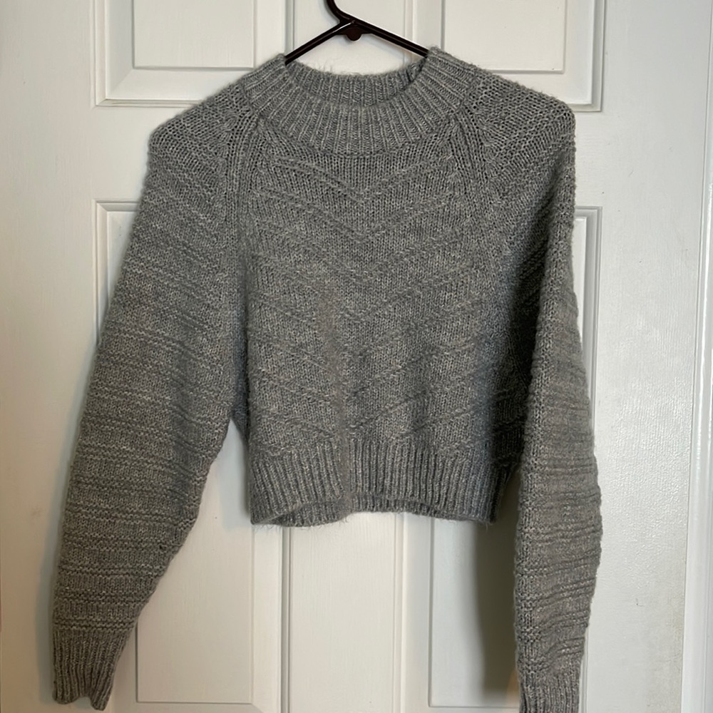 Midriff sweater